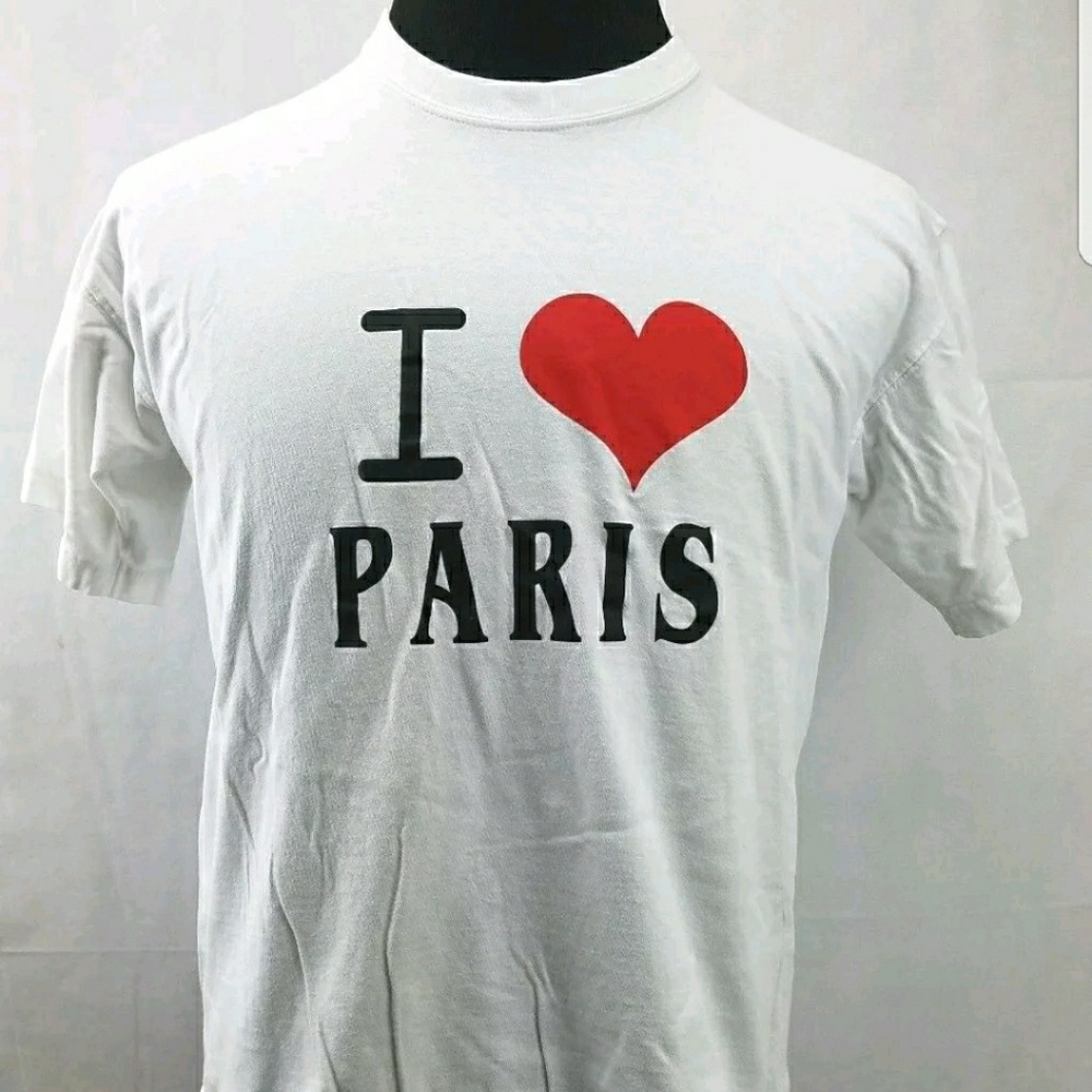 I Heart / Love Paris 


Men's T-Shirt Size: Small